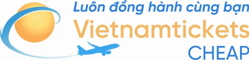 Một nhóm người đang đi bộ đường dài trên đường mòn núi cao trong dãy Rocky, thể hiện hoạt động du lịch phổ biến